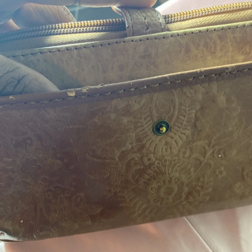 Iris Large Embossed Leather Smartphone Gold Tone Brown Wristlet Wallet Purse